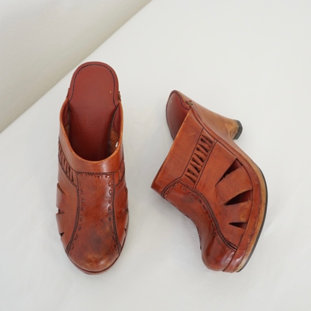 70s vintage / leather & wood platform clogs